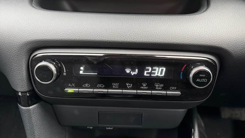 Toyota Yaris 1.5 Hybrid Design 5dr CVT Hybrid Hatchback